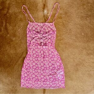 Size Medium- H&M Divided Mesh Floral Dress with scalloped bottom.New with Tags.